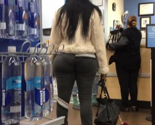 Thick backside in stretch pants